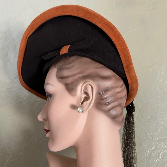 ASTOUNDING 1940s\' BROWN FELT WIDE BRIM FEDORA WITH ORANGE FELT EDGING. main image 14